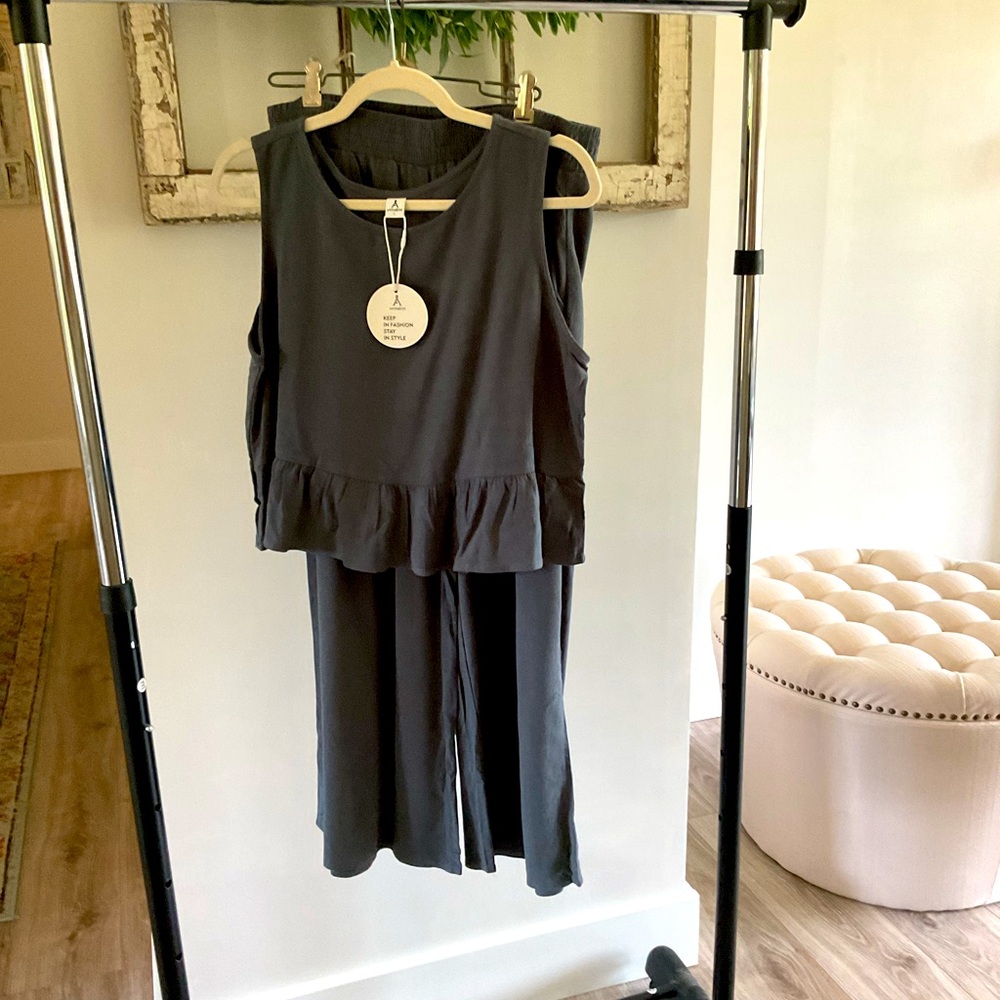 Gray Sleeveless Two Piece